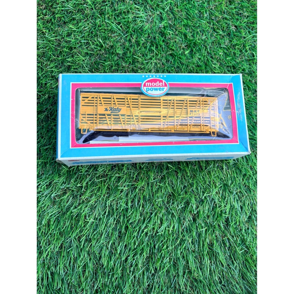 Model Power HO Scale Katy M-K-T 47025 Cattle Car Stock Car 9022‎ Yellow Vintage